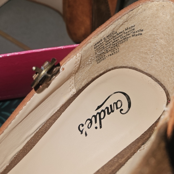 Candie's Platform Heel - Picture 6 of 6